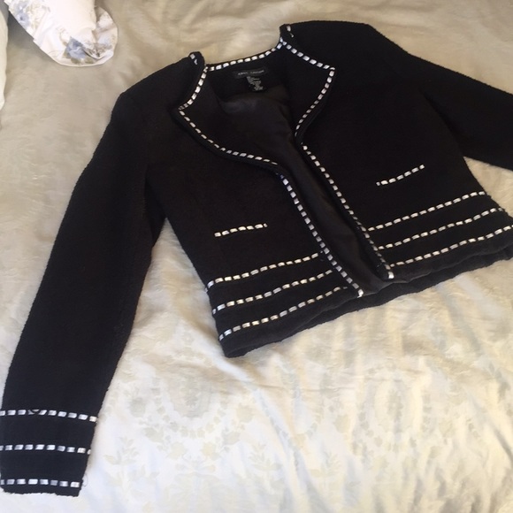 Short black jacket - Picture 1 of 4
